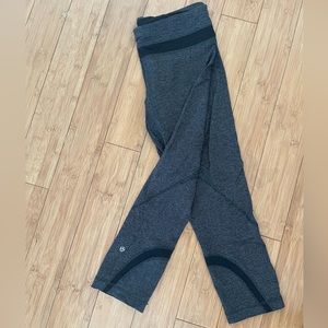 Lululemon leggings - sz 8, crop length